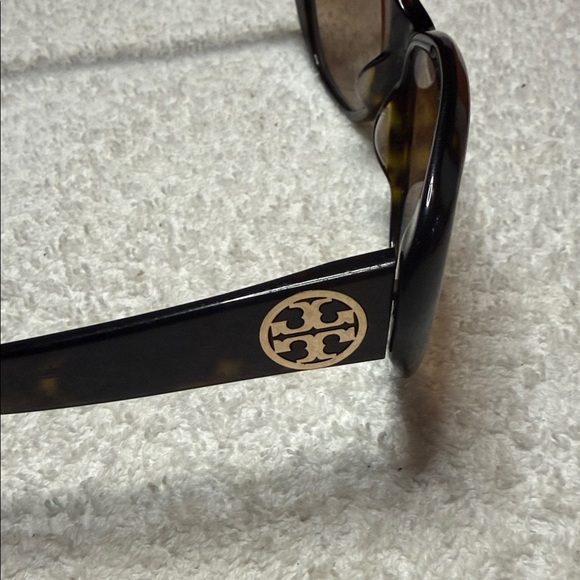 Tory Burch TY7005 510/8 Tortoise Sunglasses main image 7